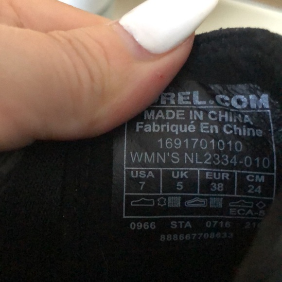 SOREL Lea™ Ankle Black Boots - Picture 7 of 9